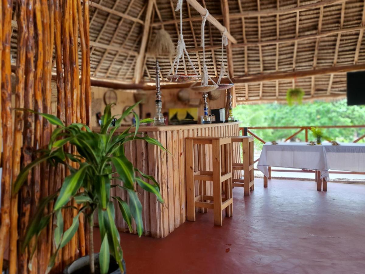 Uhuru House And Restaurant Nungwi Exterior foto