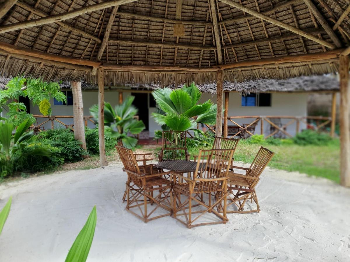 Uhuru House And Restaurant Nungwi Exterior foto