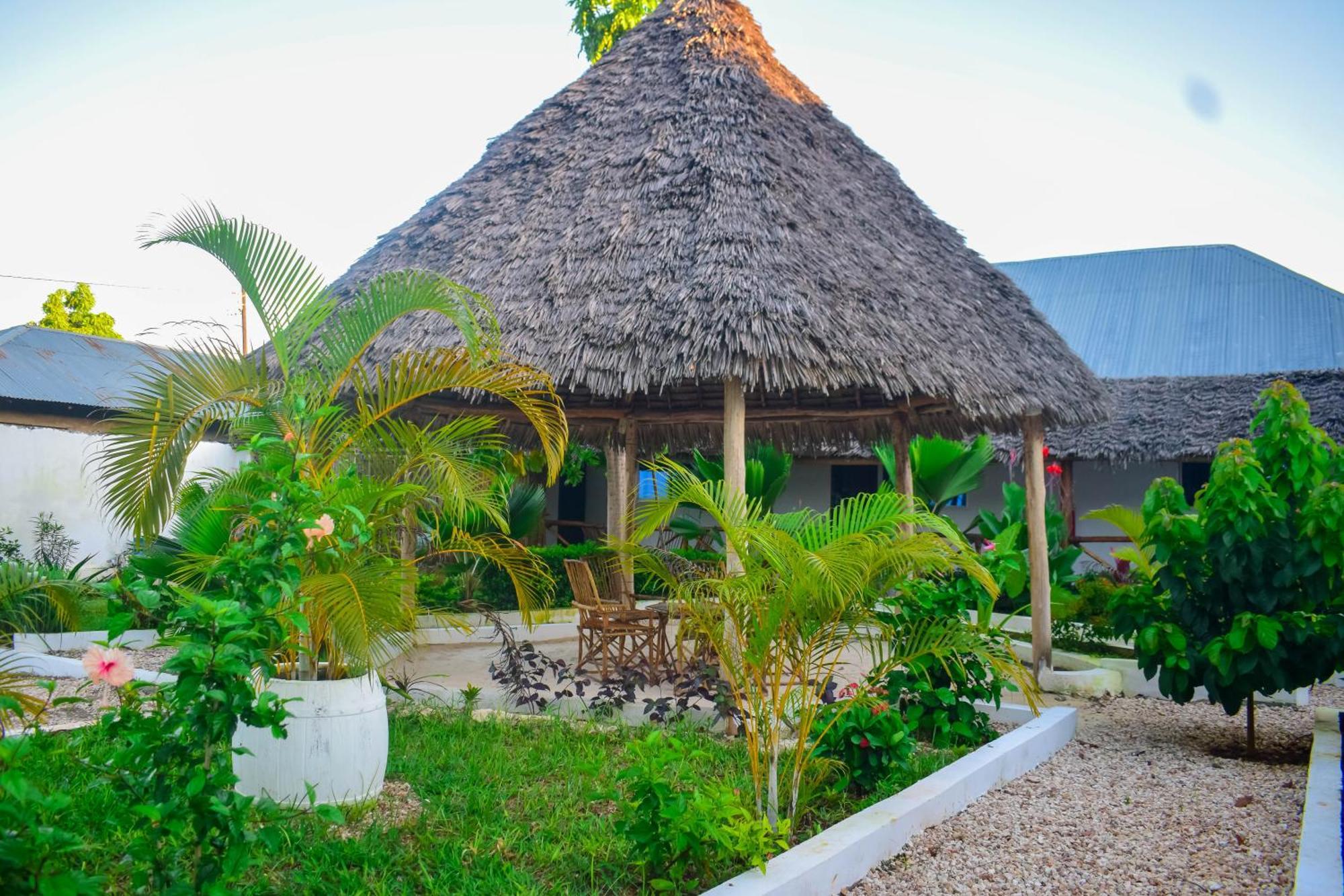 Uhuru House And Restaurant Nungwi Exterior foto